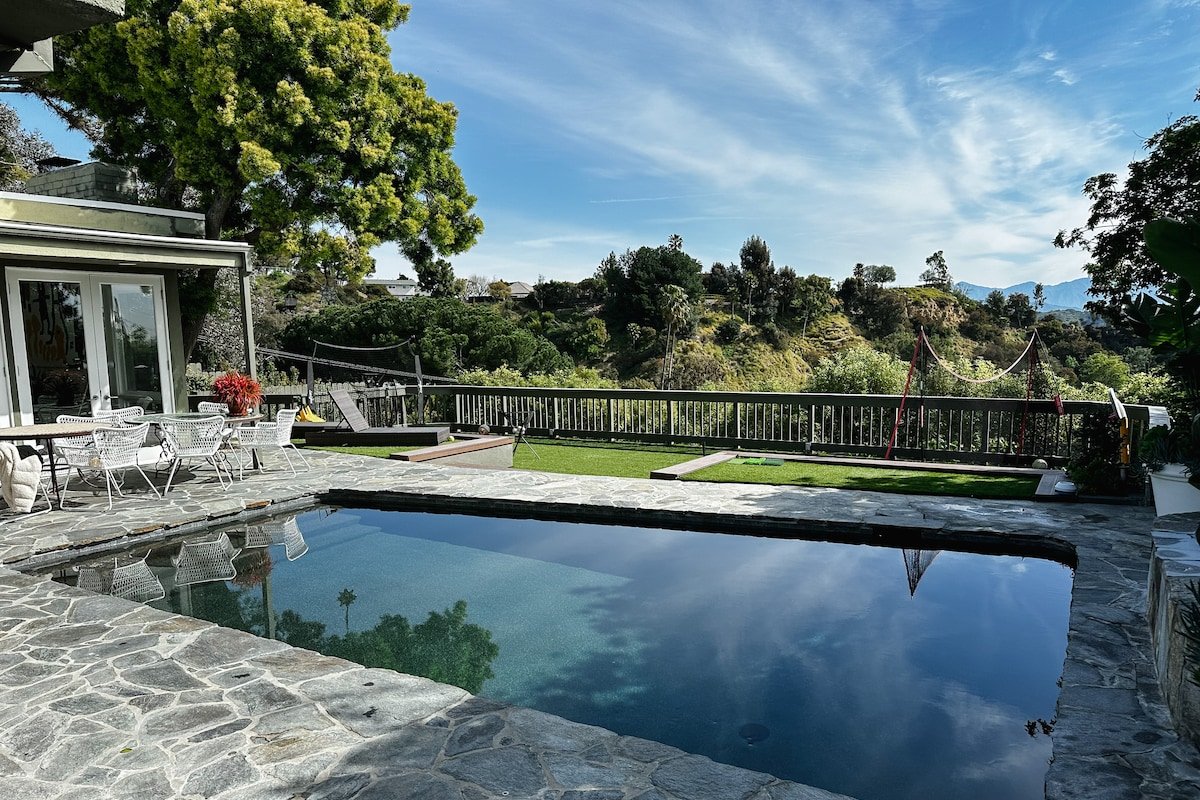 Laurel Canyon Escape – Unique view and Pool gallery image 2