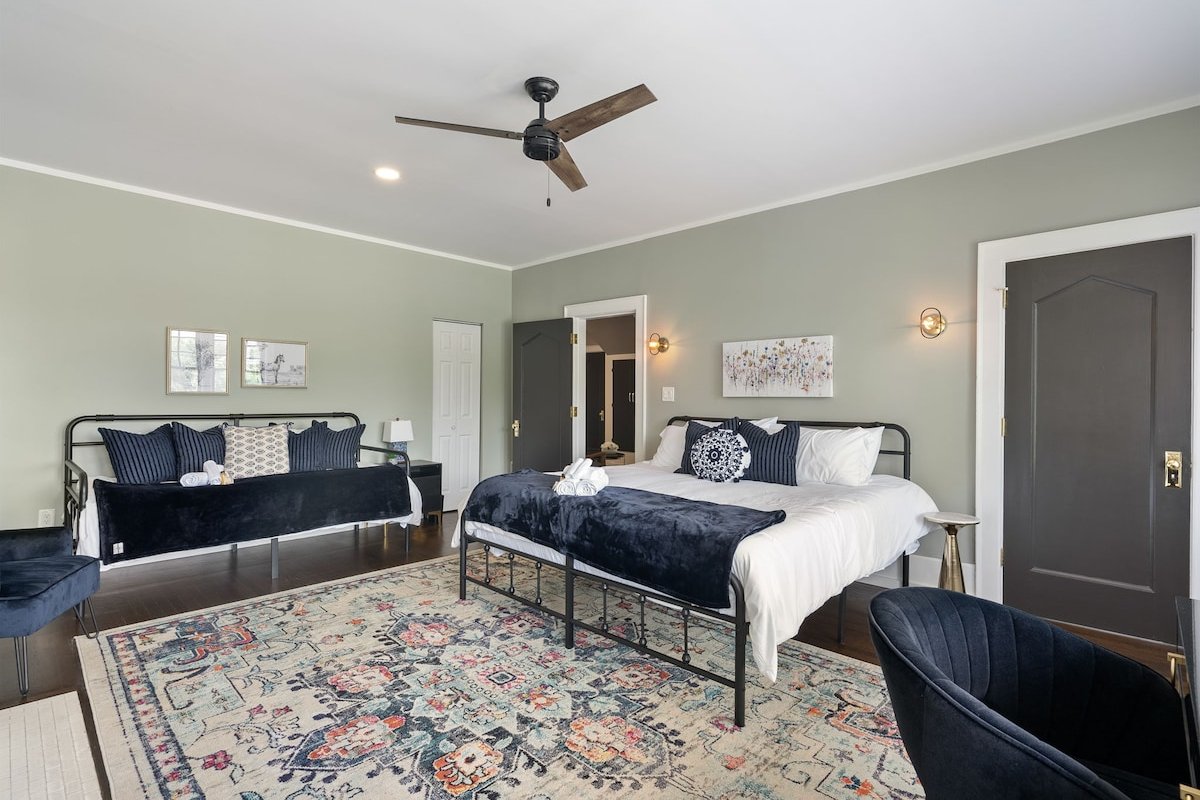 Franklin Conservatoire Mansion- Free Parking! gallery image 5