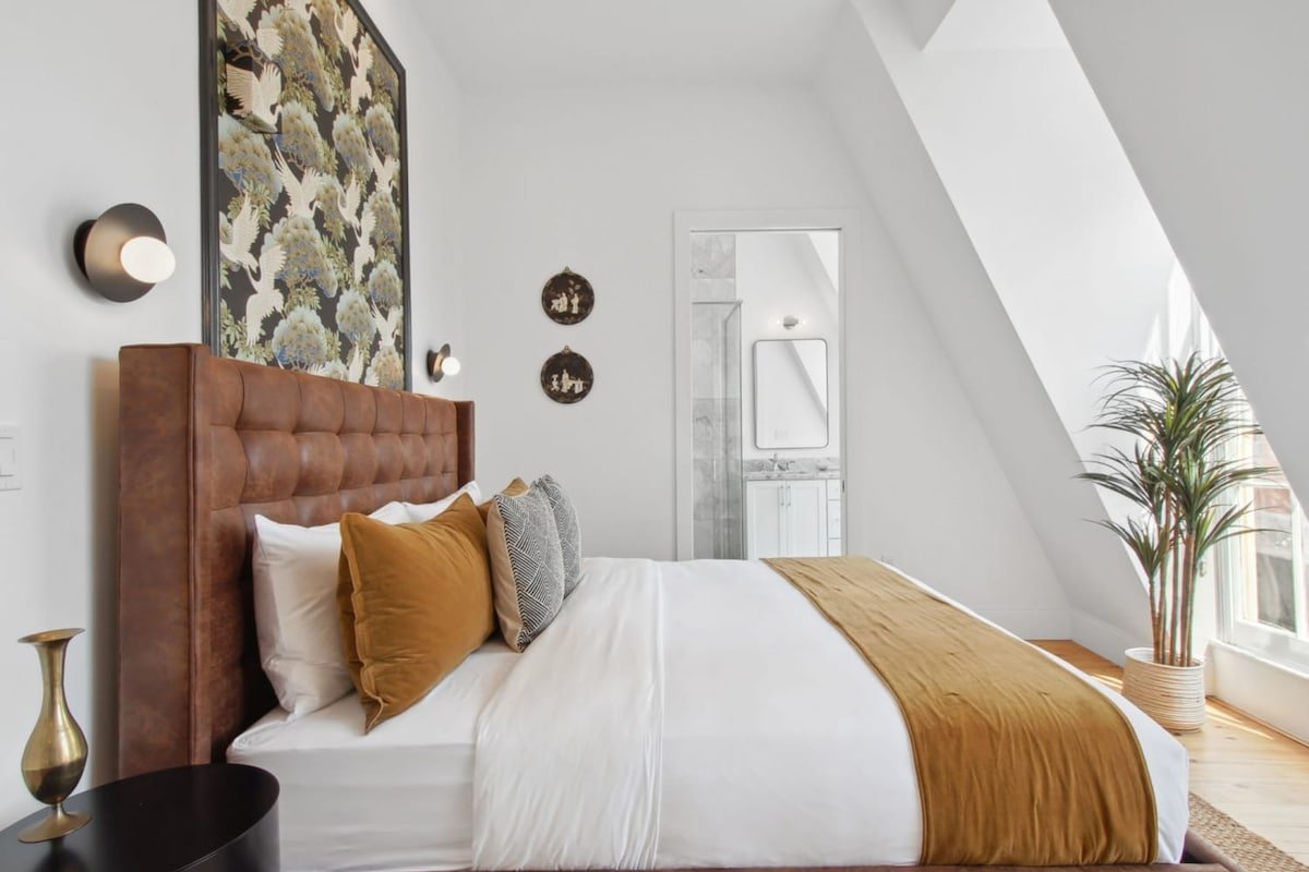 Trendy CBD Hotel Suite | Near French Quarter gallery image 5