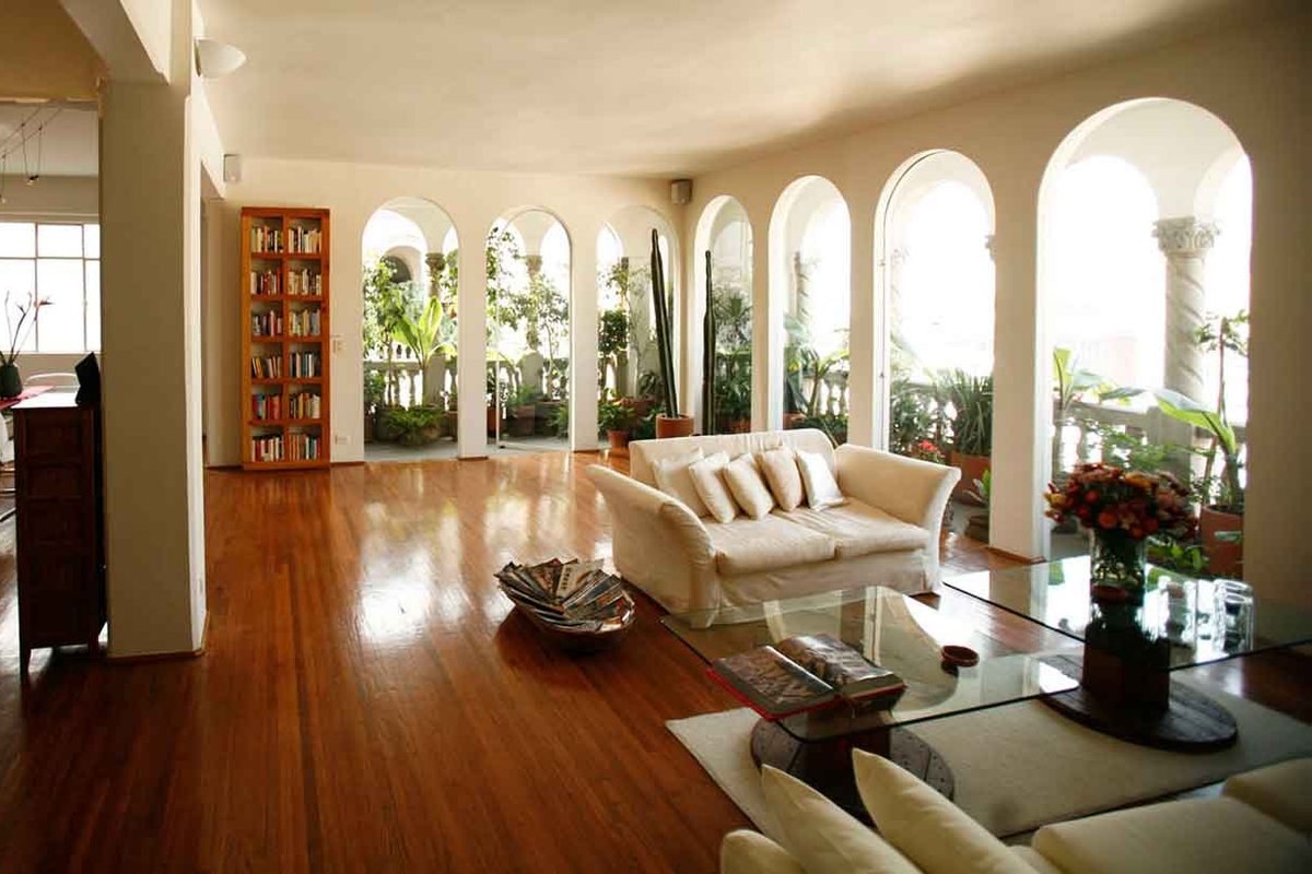 Deluxe 4-BR penthouse, views, historic center