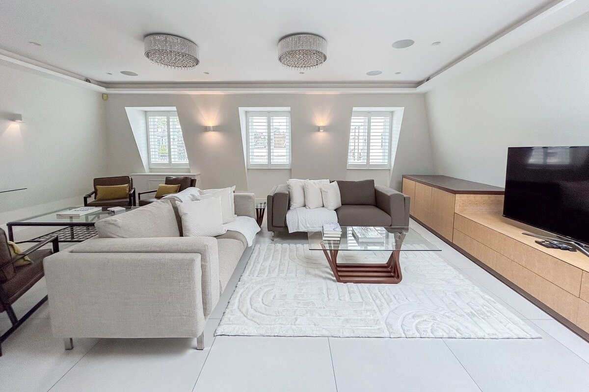 £4.5m Elegant Penthouse Apartment in Prime London gallery image 2