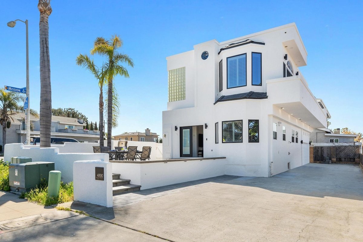 Rooftop & Ocean – Casa Blanca in Pacific Beach gallery image 5