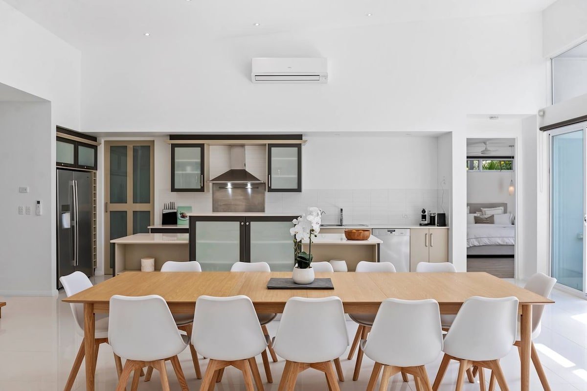 The Station- Sleeps 13 gallery image 4