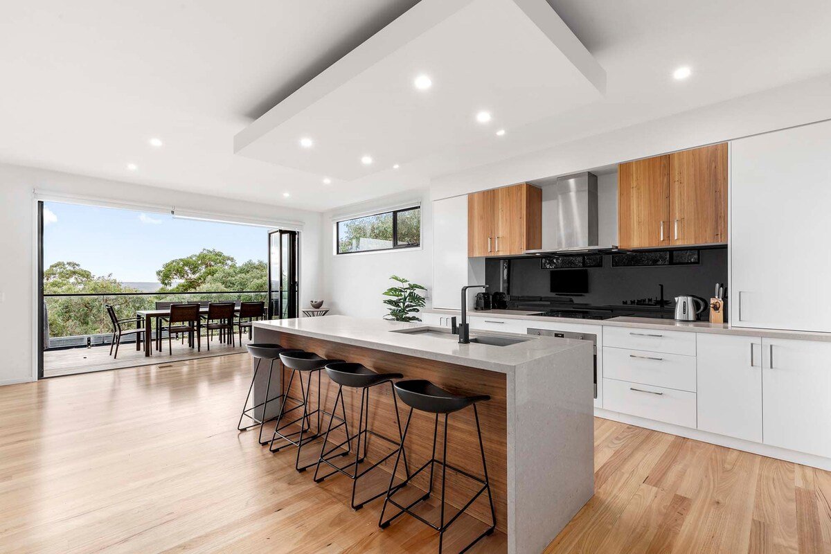 Ultimate Coastal Haven , Private Pool & Sun Aspect gallery image 4