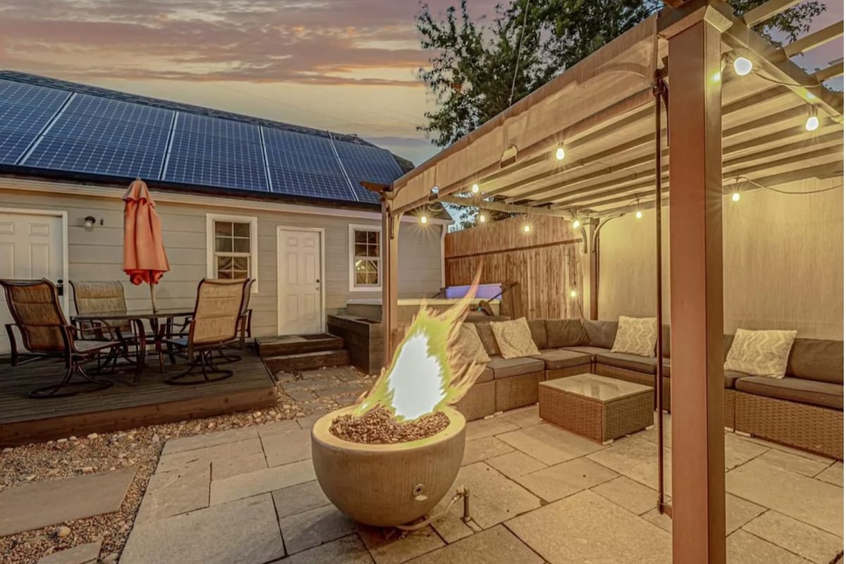 Lux-Walk to City Park HotTub-Firepit-Cozy Porch gallery image 5