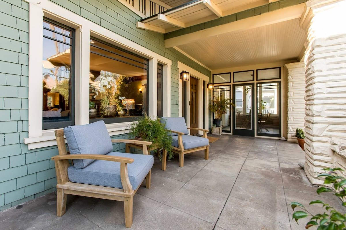 Gorgeous Private Two Story Craftsman w/ Patios gallery image 3