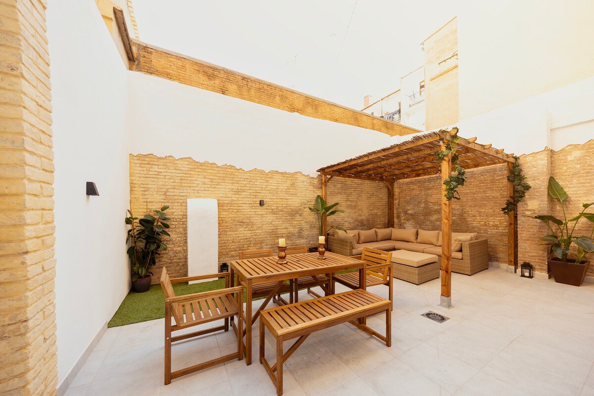 Luxury 3 Bedroom Modern Apt Large Cozy Terrace gallery image 5