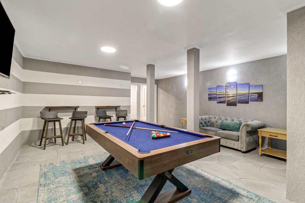 Oceanfront stunner w/ private pool & spa gallery image 5