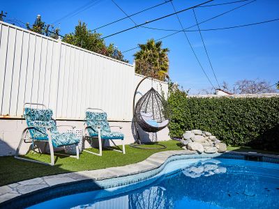 Stunning 5* Beverly Hills remodeled +pool. Safe!