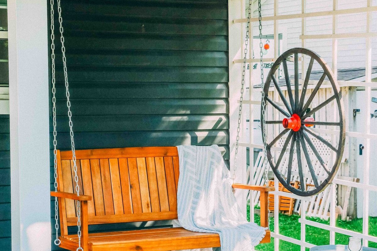 4 seasons waterfront cottage w hot tub & woodstove gallery image 4