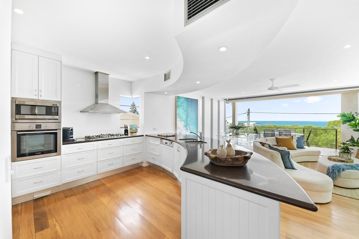 Sea La Vie @ Sunrise Beach by Your Perfect Host gallery image 4