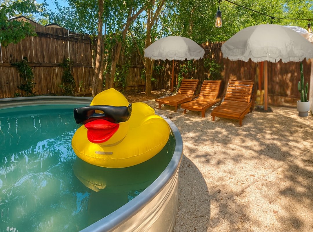 Pet Friendly Art Casa with Heated Pool & 6 Beds gallery image 3