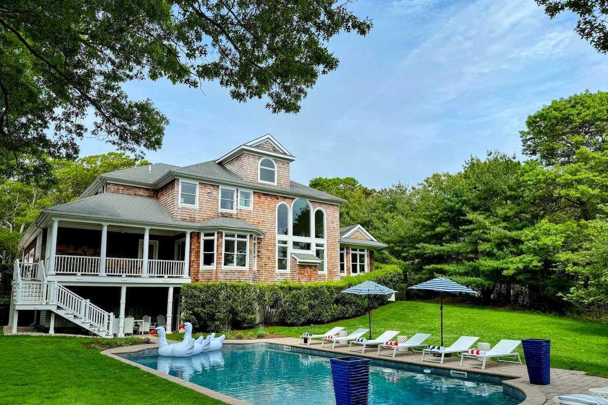 Luxe Southampton Estate – Minutes to Village