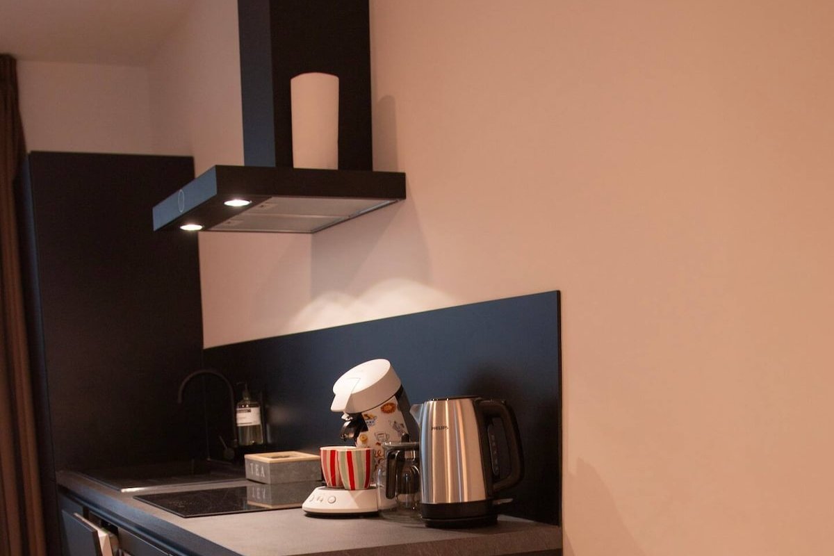 101 – central Superior suite 101 – Free Parking gallery image 4