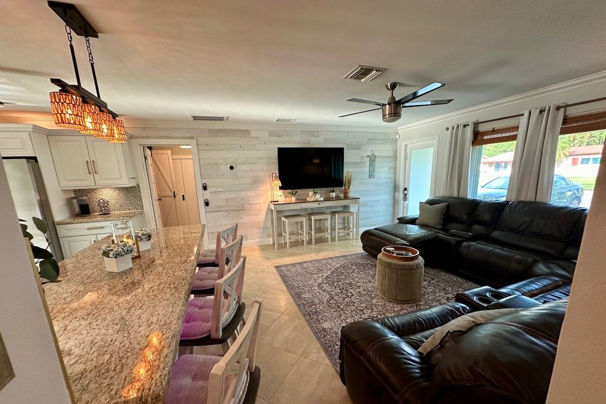 Luxury Waterfront Resort Home near Ft. Lauderdale gallery image 5