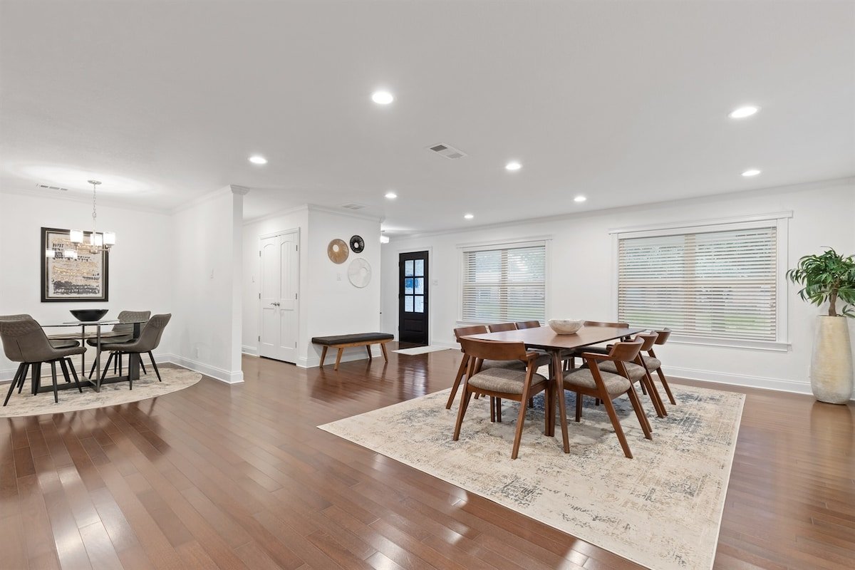 TCH – Spacious 3bd/2ba home in Dallas w/ Workspace gallery image 4