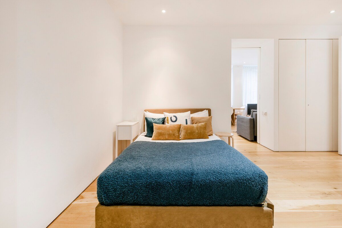 Mayfair 2Bed 2Bath Home | Oxford Circus | Lift gallery image 5