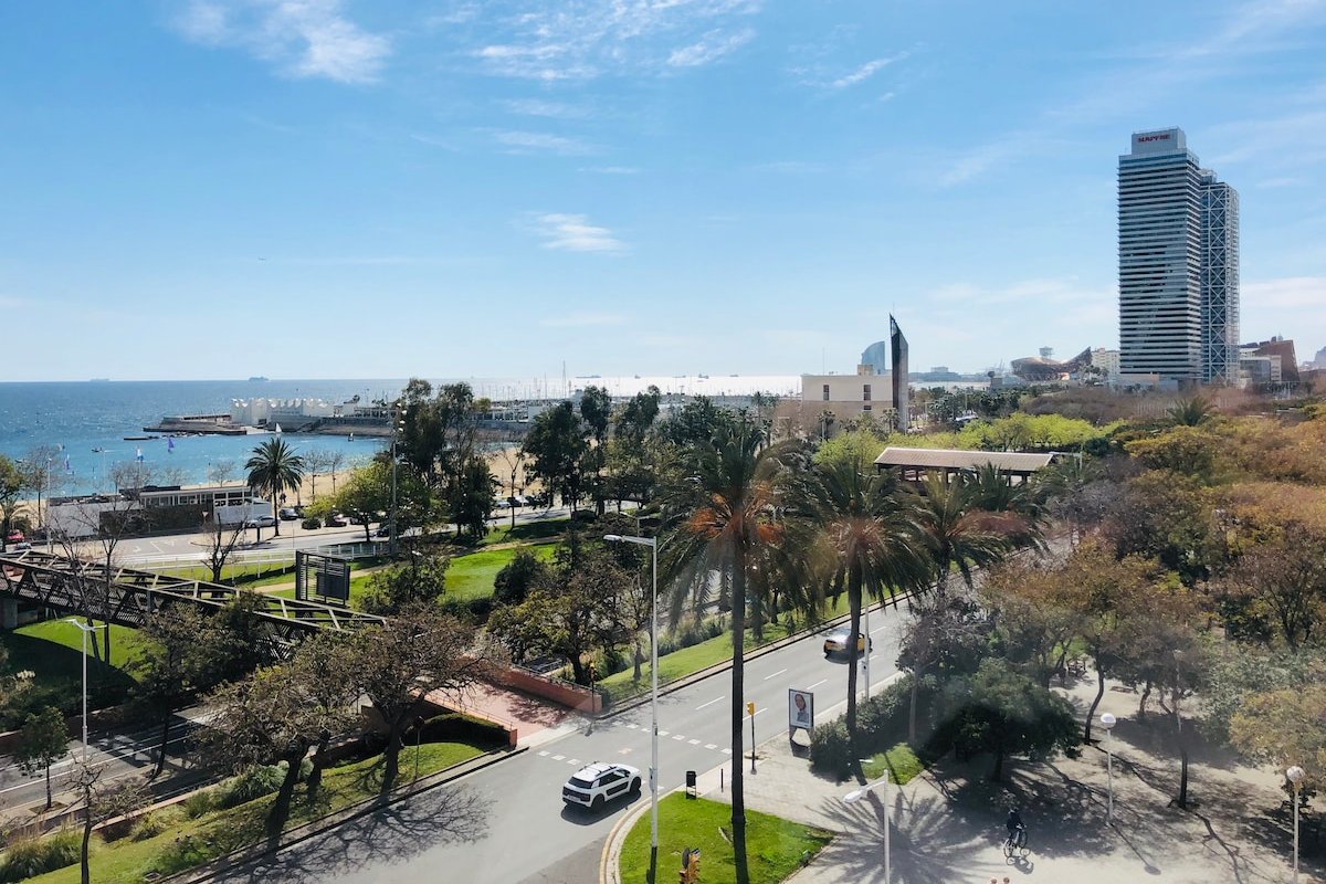 Idyllic apartment in BCN beach gallery image 2