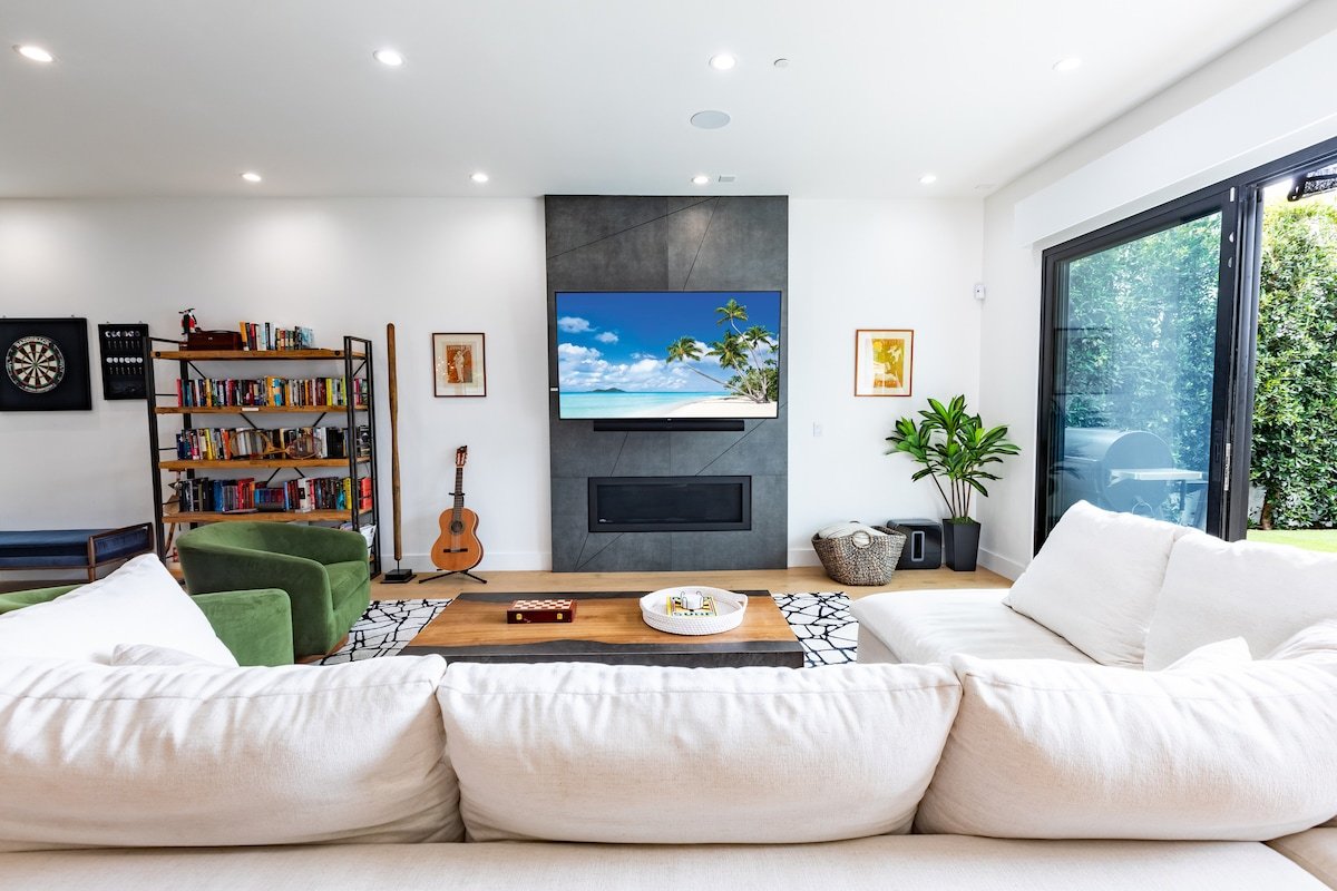 Venice Dream House! Heated Pool/Sauna & Movie Room gallery image 4