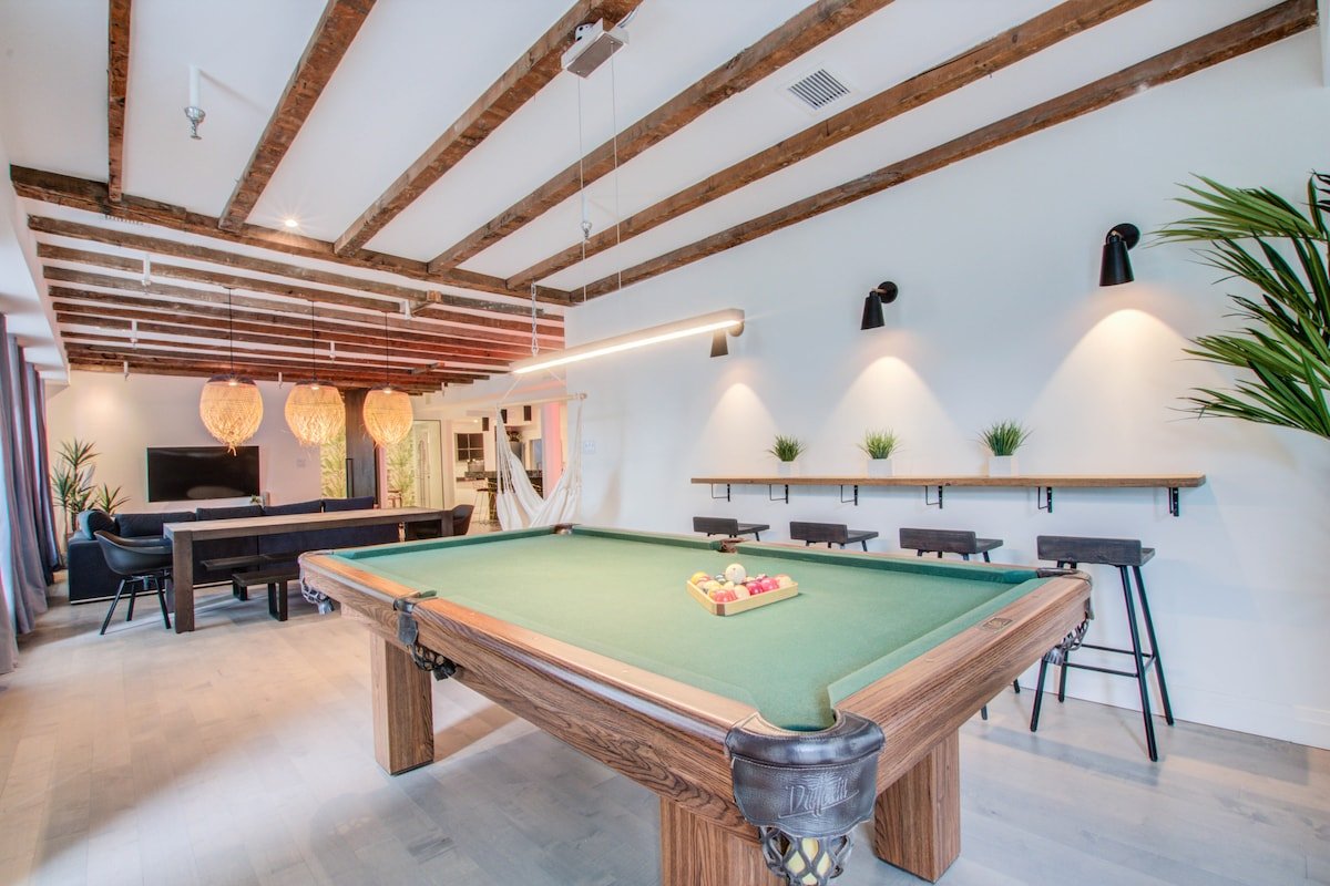 Tropical Loft in old Montreal gallery image 3