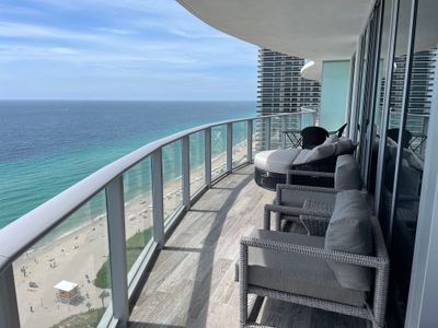 Paradise Resort in Hollywood Florida