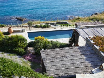 Cottage with private pool and access to the sea