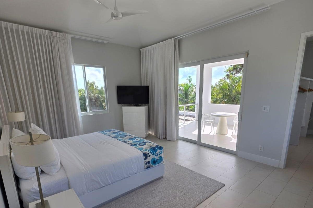 Turquoise Villa at Grace Bay gallery image 2