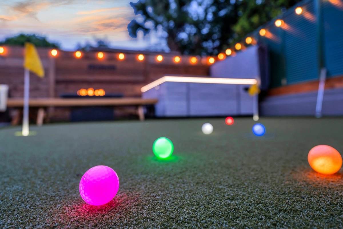 Luxury Amenities – Hot Tub/Putting Green/Game Room gallery image 2