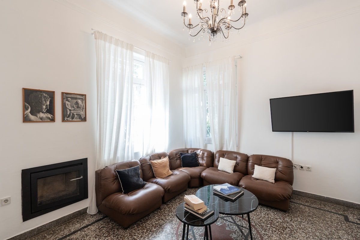 Private House On The Hill gallery image 4