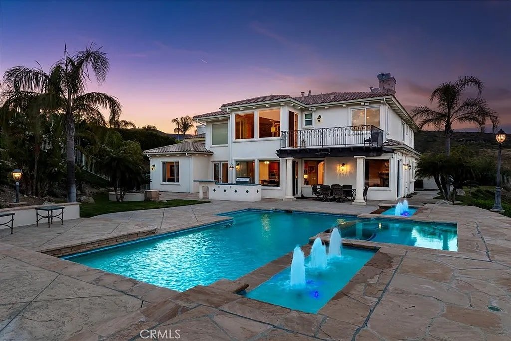 NEW – Private Panoramic Views Prime Location EV gallery image 4