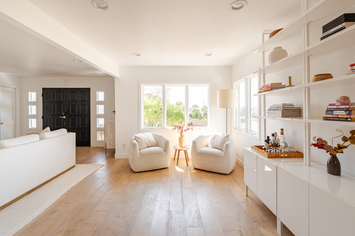 Modern Silver Lake house steps from Sunset Blvd