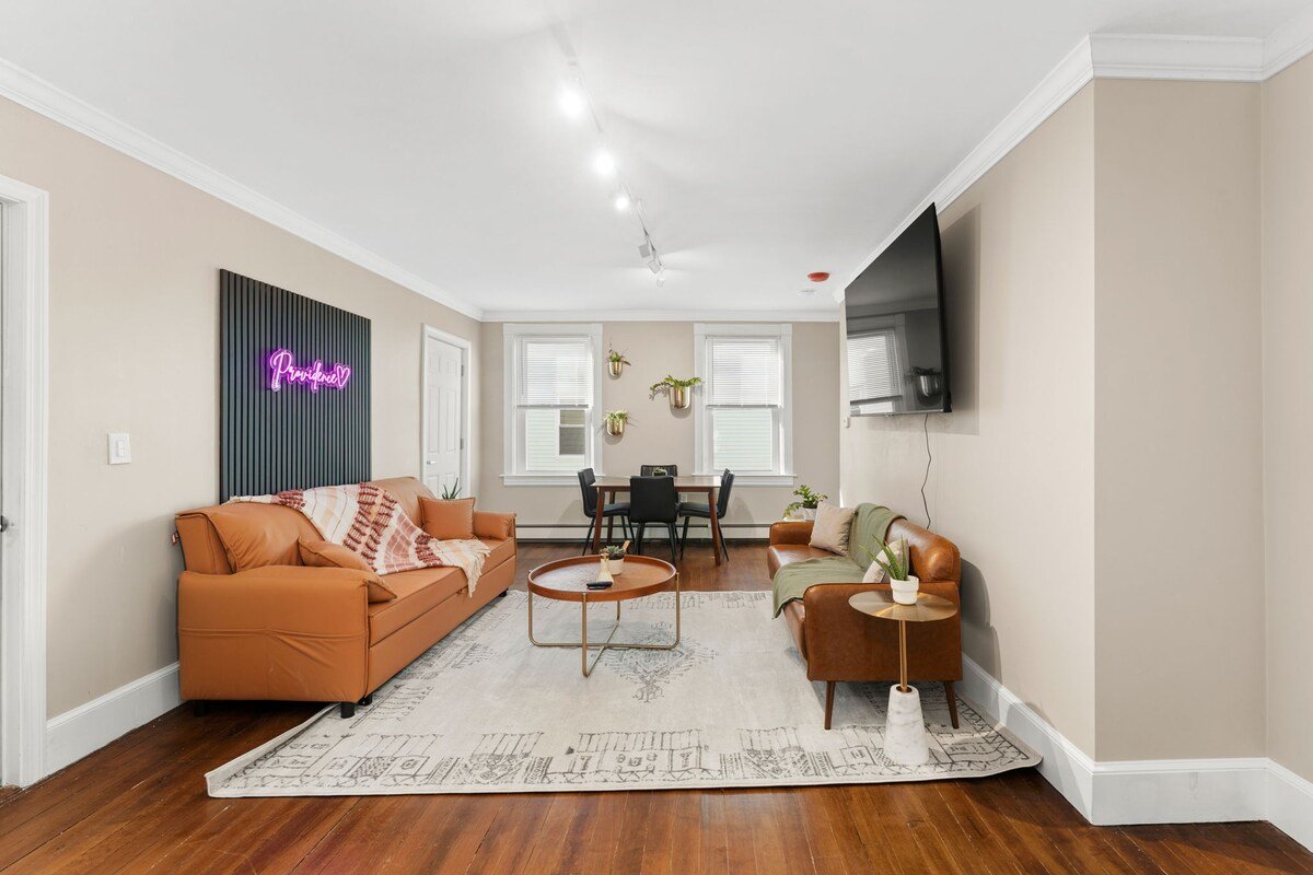 The Garbaldi-Steps to downtown & Federal Hill gallery image 4