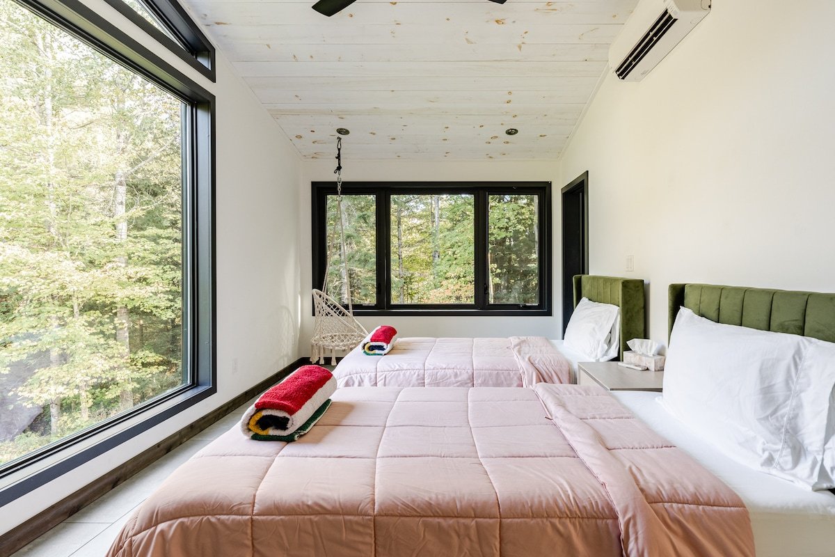 Modern Riverfront Escape w/Sauna, Gym, Dock gallery image 4