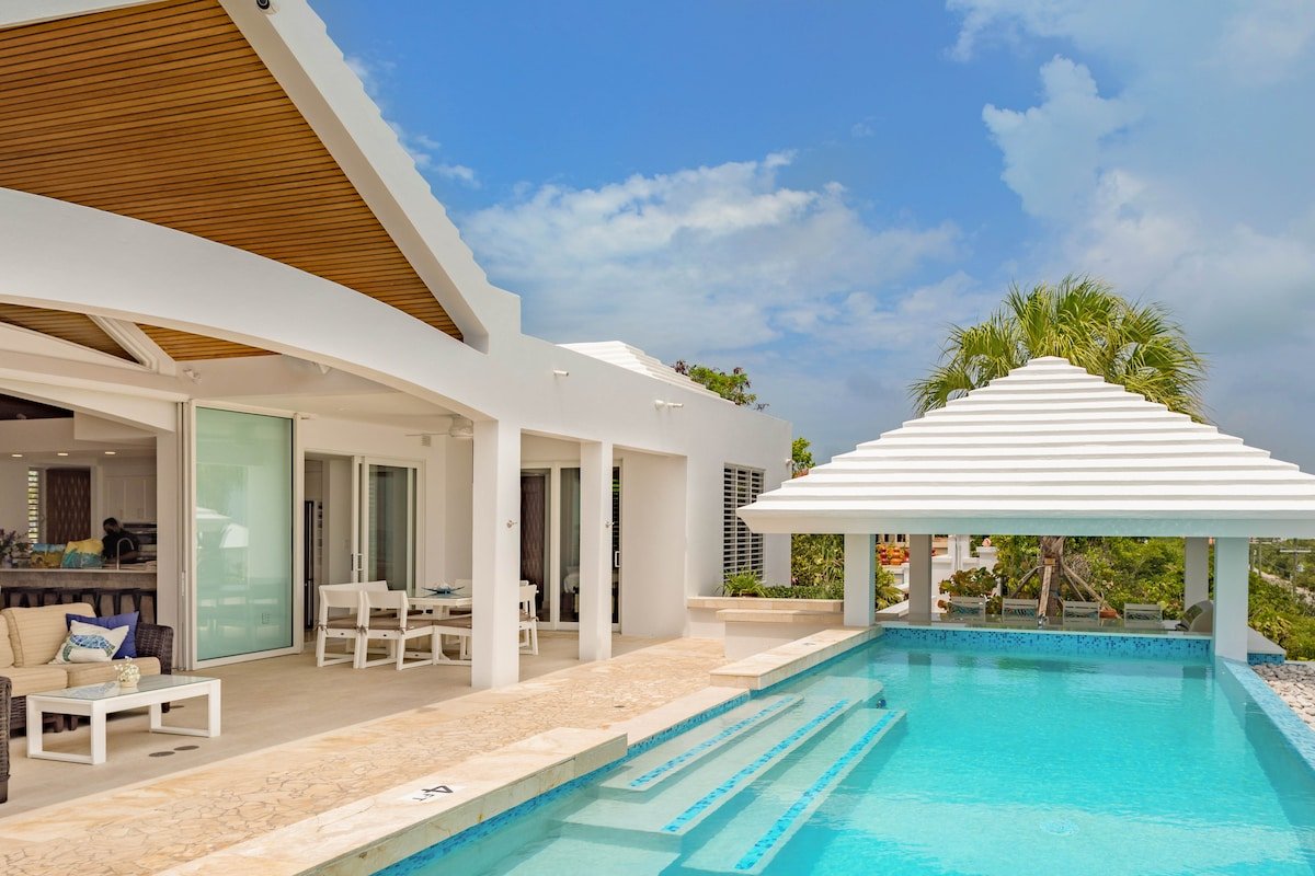 Turtle Ridge Villa Grace Bay gallery image 2