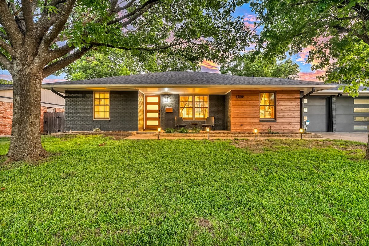 4BR Austin Home with Patio, BBQ, Great Location gallery image 2
