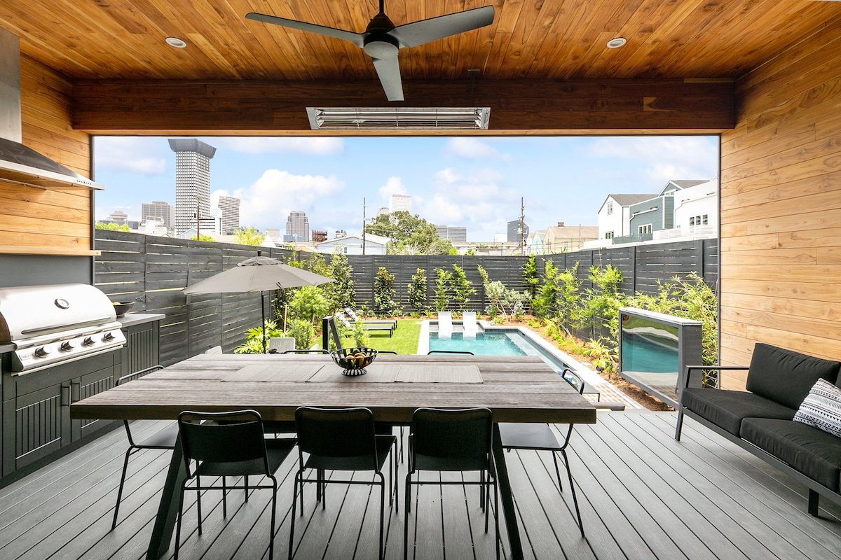 Modern Oasis with Heated Pool and Infared Sauna gallery image 4