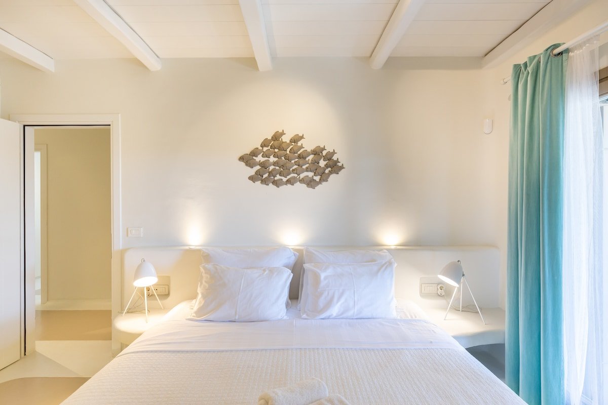 “Ginger White” by Aqualiving Villas gallery image 2