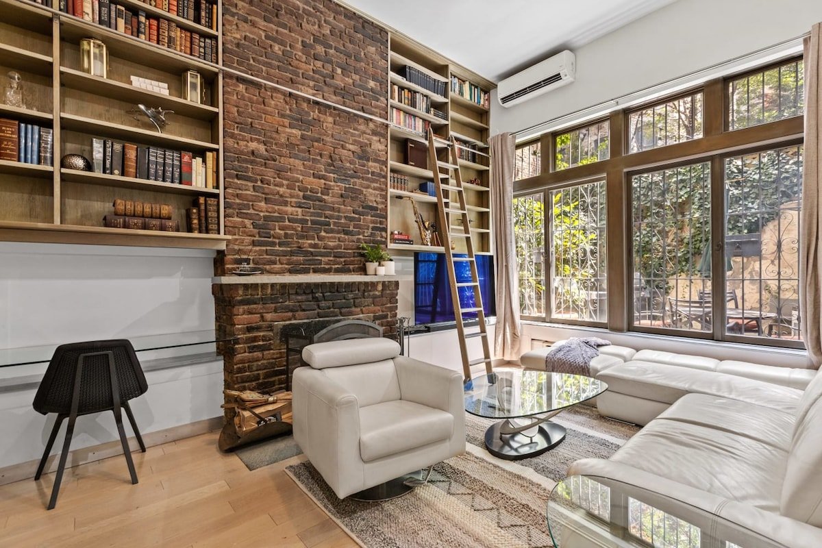 Rove Travel | Charles Court | Grand 2BR Duplex gallery image 2