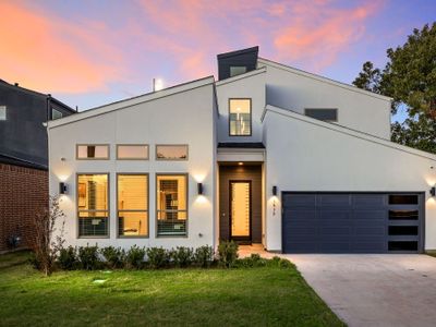 Modern 5 BR New Home w/ Rooftop & Full Yard!