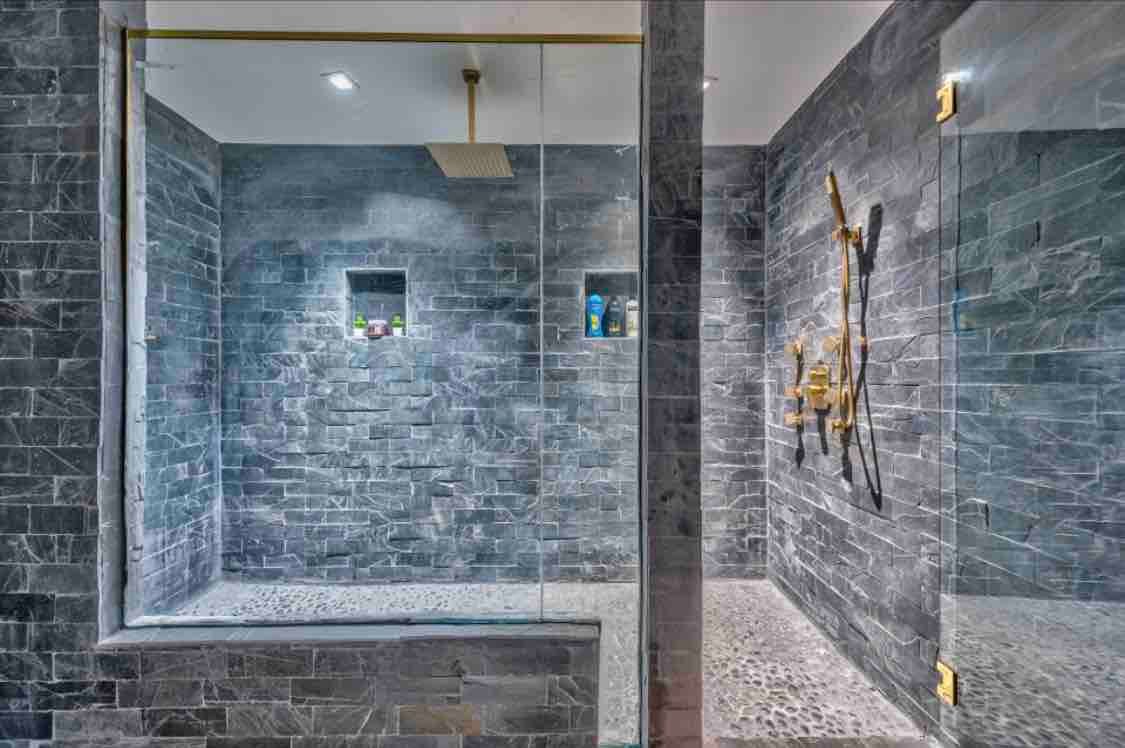 Amazing Modern House! 6 BDR gallery image 4