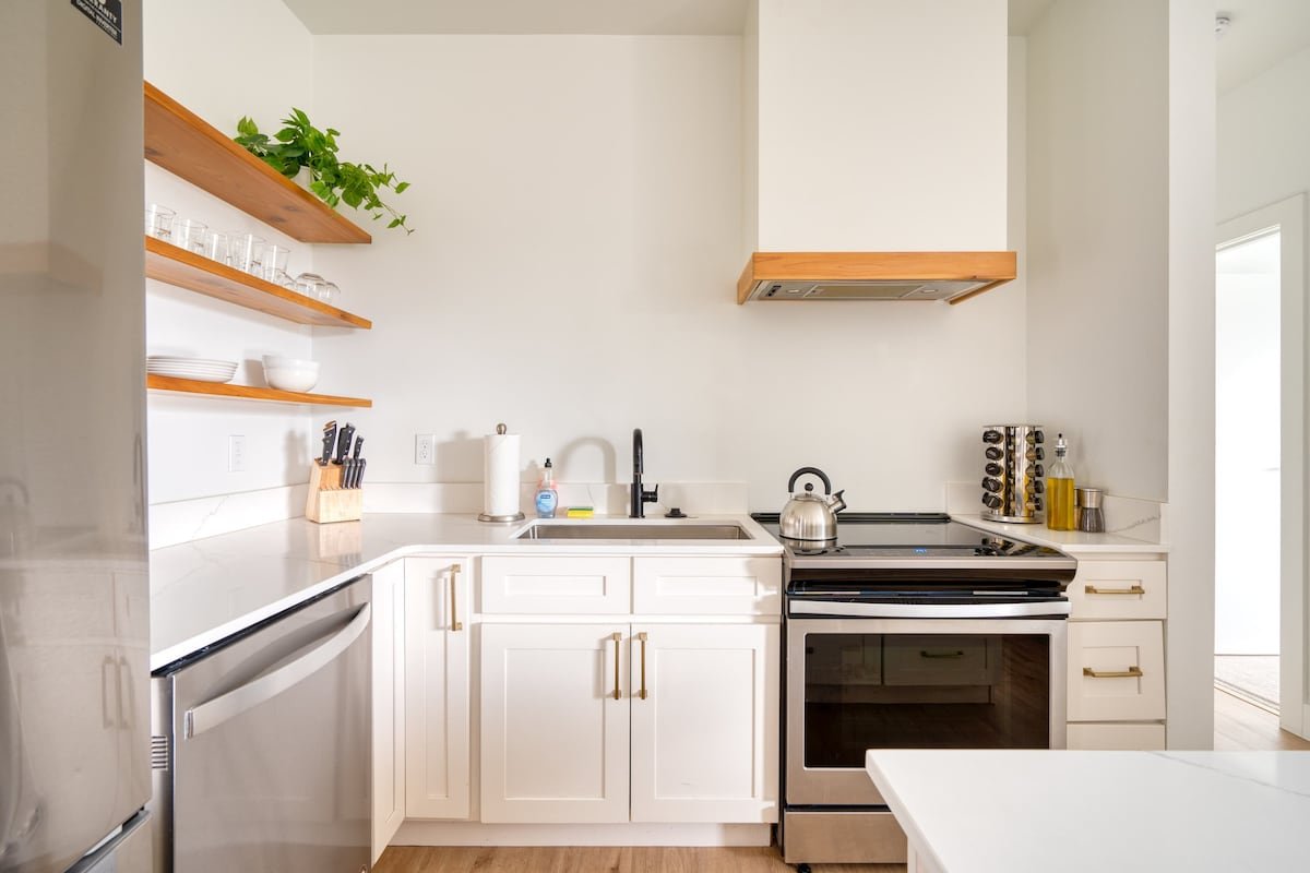 Sleeps 12 – Exclusive Floor – Great for Groups gallery image 4