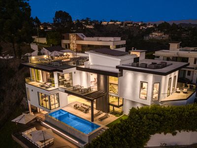 Bel Air Dreamy Escape with Theater & Rooftop Views
