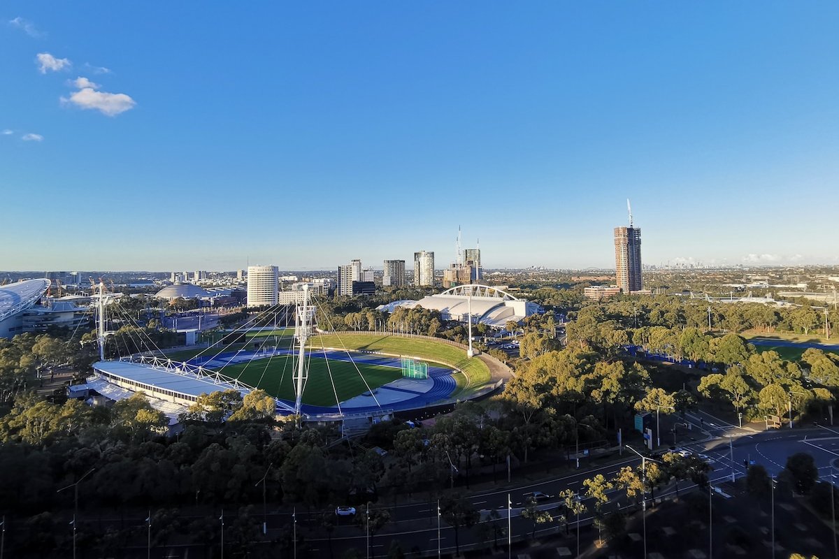 Views of Sydney Skyline 2BR – POOL & GYM gallery image 3