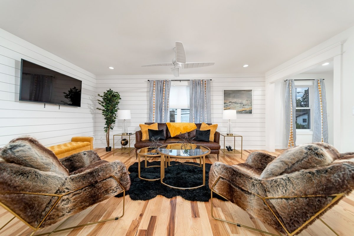 City Hideaway with Stunning Rooftop Escape #2 gallery image 3