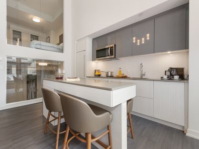 Two-Story Heritage Loft ★ Steps from Parliament ★