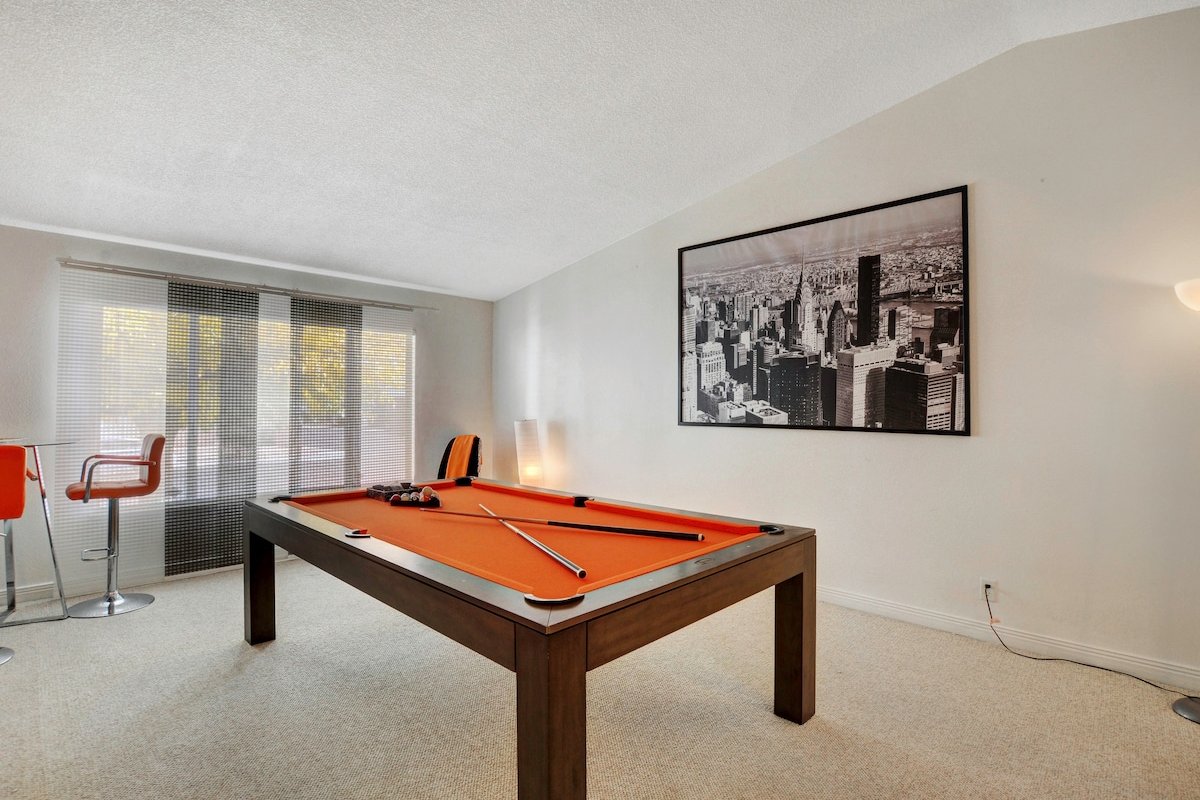 ELEGANT HOME CLOSE TO LV STRIP (up to 7 guests) gallery image 5