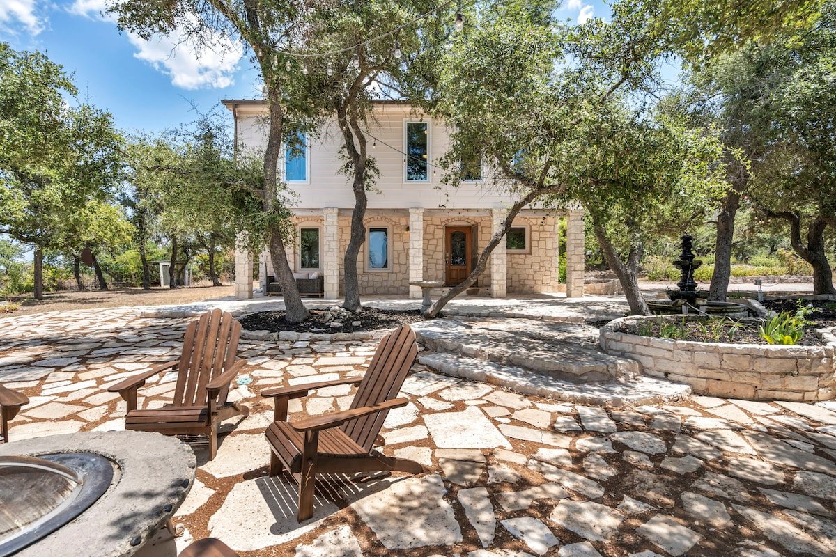 Incredible View w Heated Pool, Firepit, Game Room gallery image 3