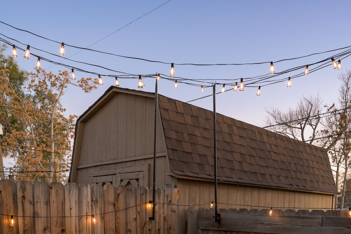 Luxury & Walkable | Movie|Game Rm HotTub | Rooftop gallery image 4