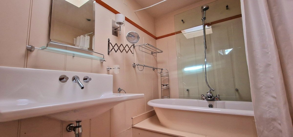 Luxurious mews house in Dublin 4 gallery image 5