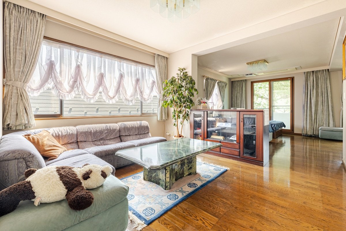 175㎡ Luxury 3F&4F Suite – 5min train to Shinjuku gallery image 3